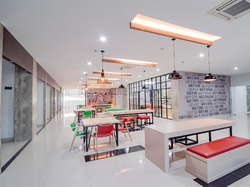 Collection O 15 Taman Melati Merr Surabaia Exterior foto